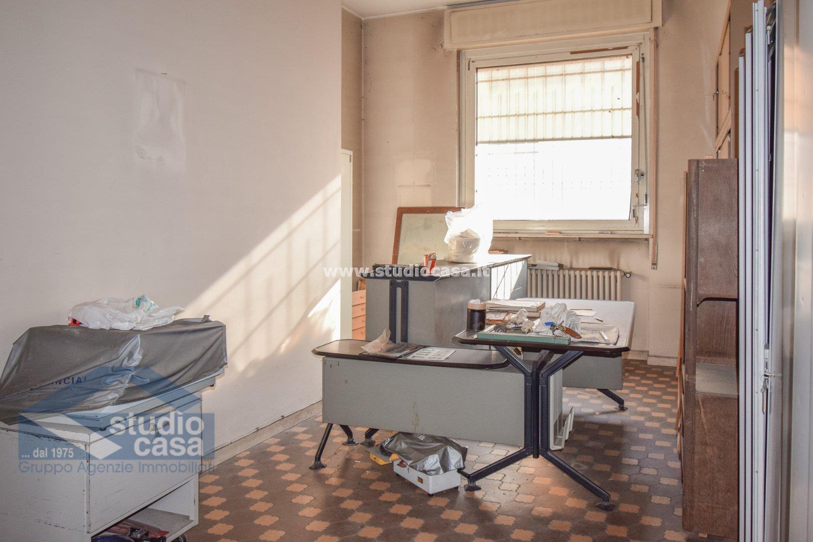 Magazzino in vendita a Lodi