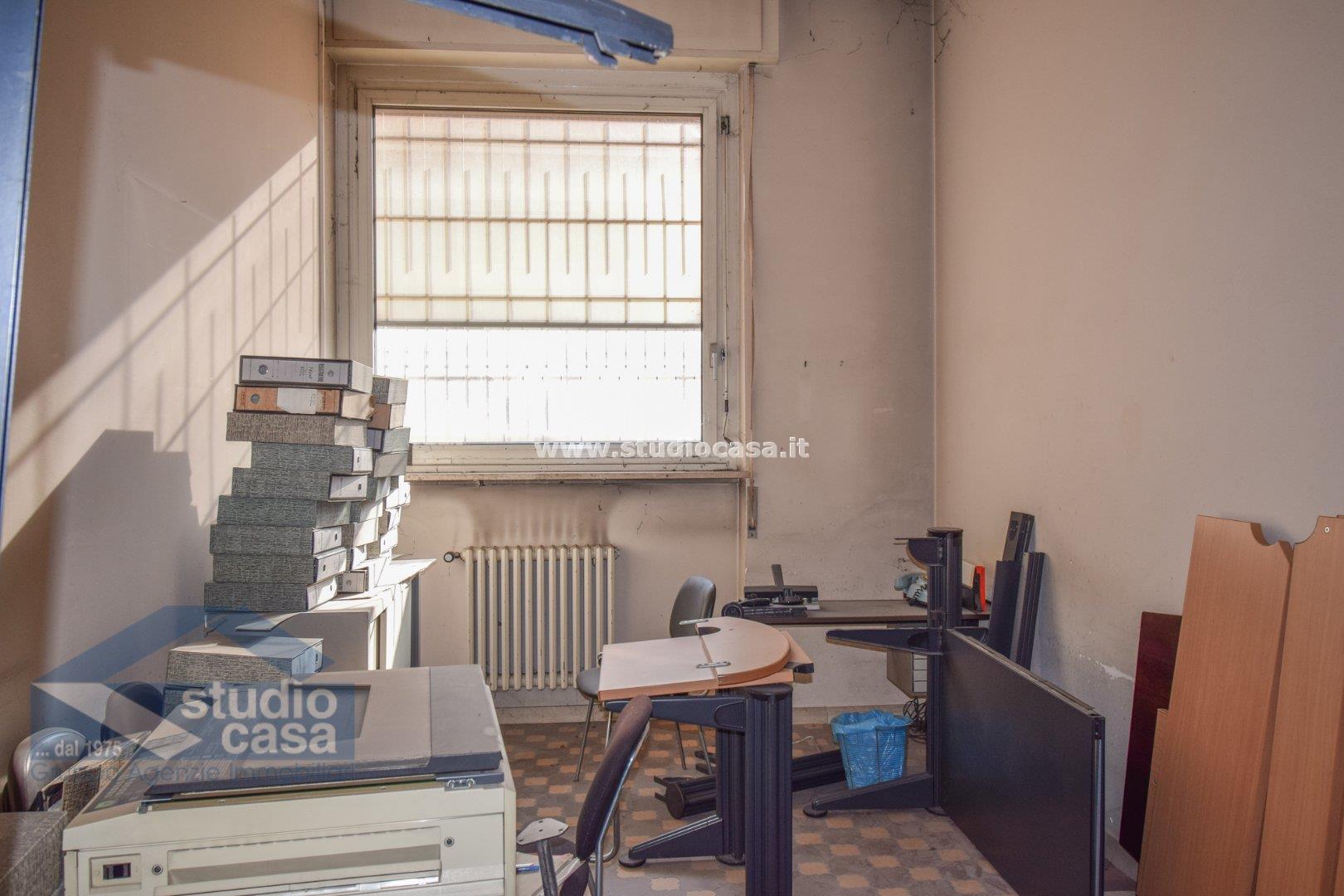 Magazzino in vendita a Lodi