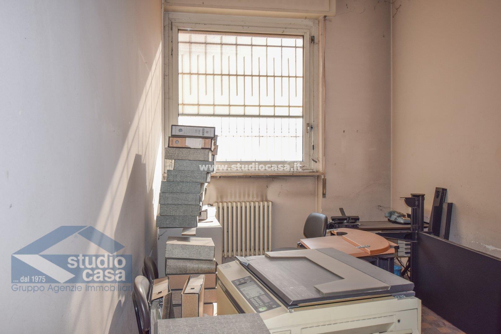 Magazzino in vendita a Lodi