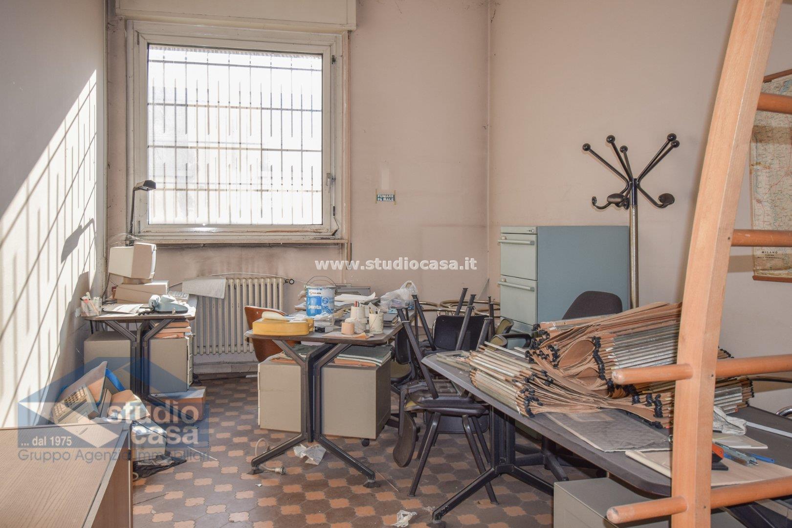 Magazzino in vendita a Lodi