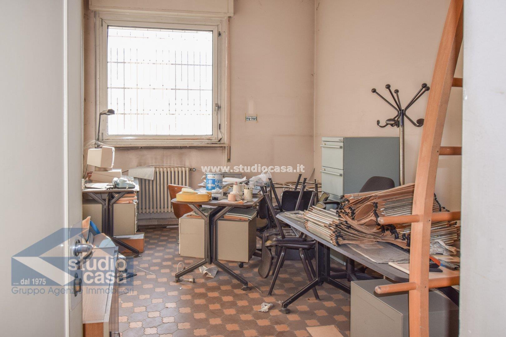 Magazzino in vendita a Lodi