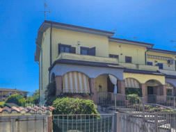 Villa a schiera di testa in vendita a Borgo San Giovanni