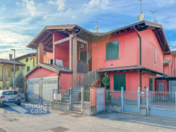 Appartamento in vendita a Crespiatica