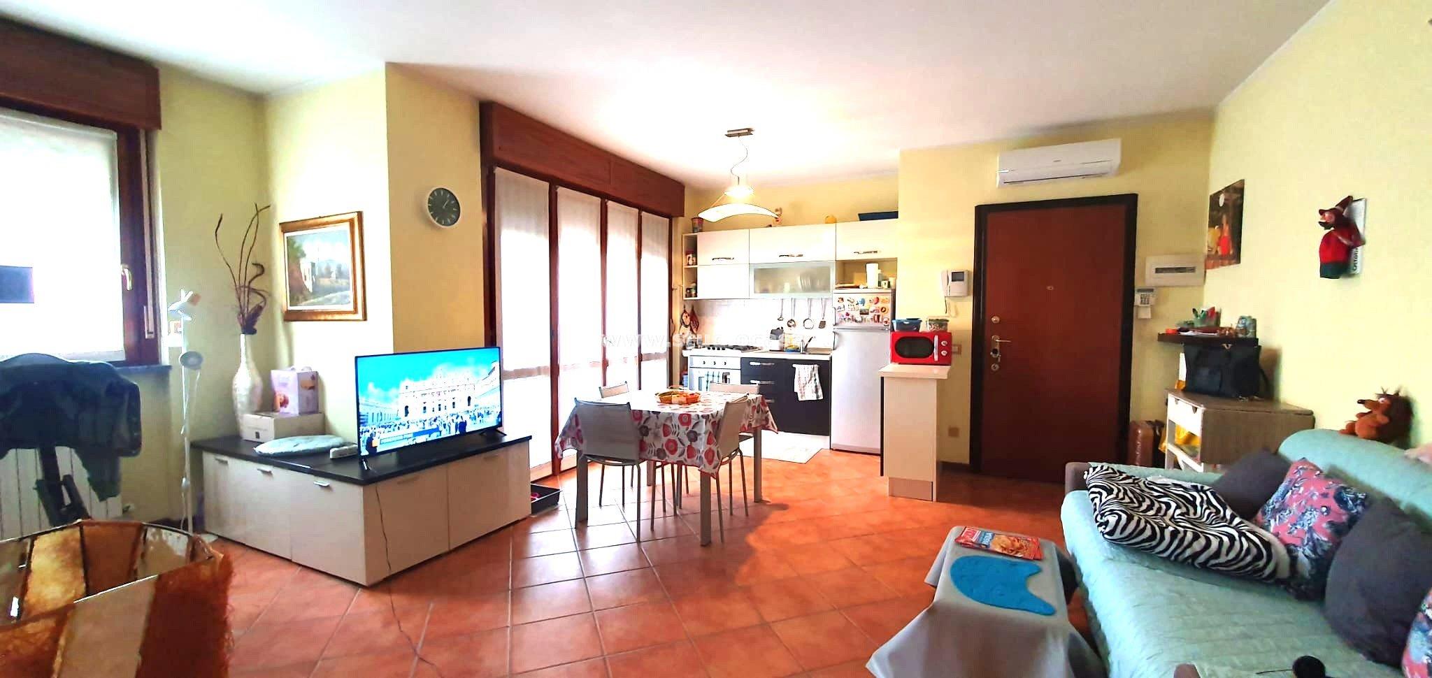Appartamento in vendita a Lacchiarella