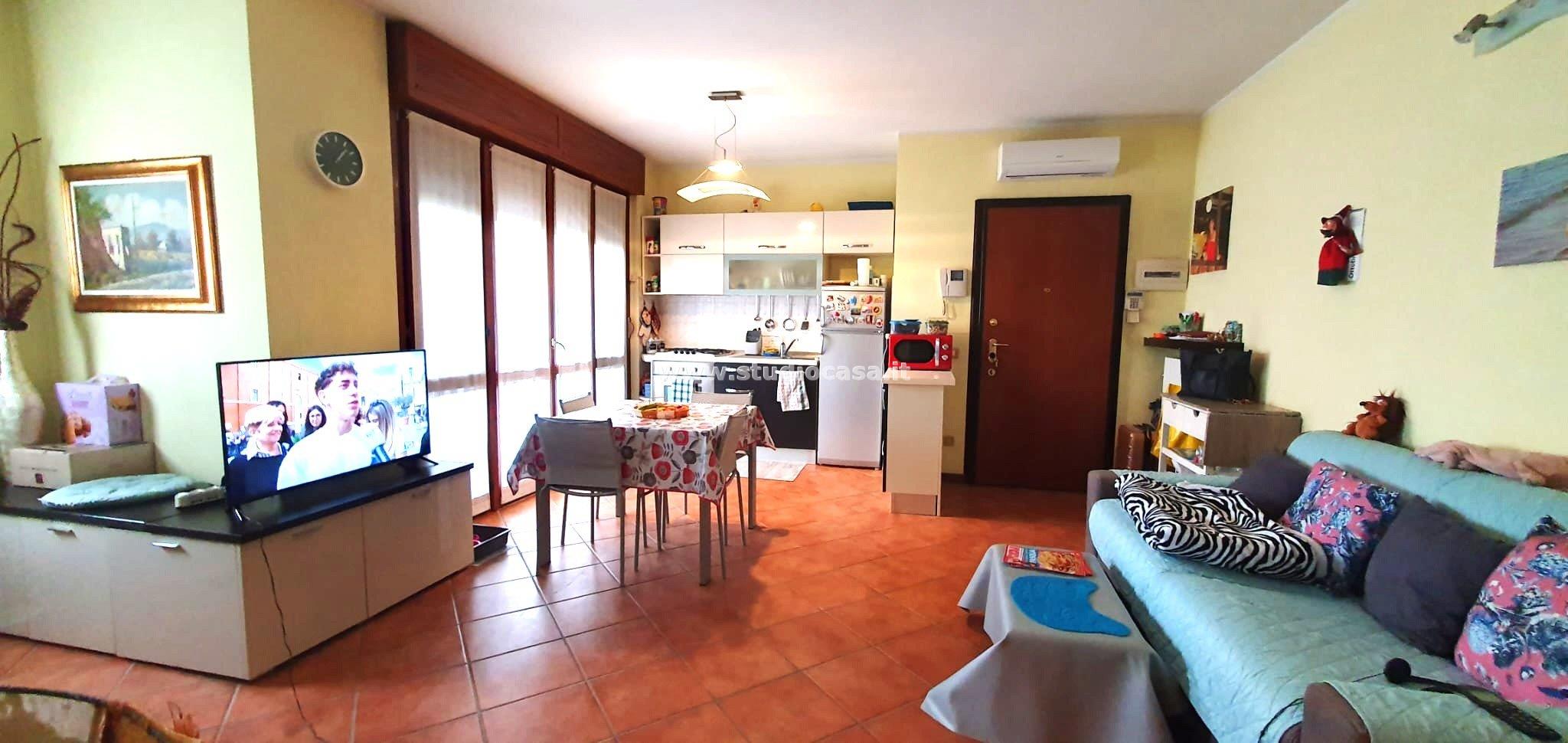 Appartamento in vendita a Lacchiarella