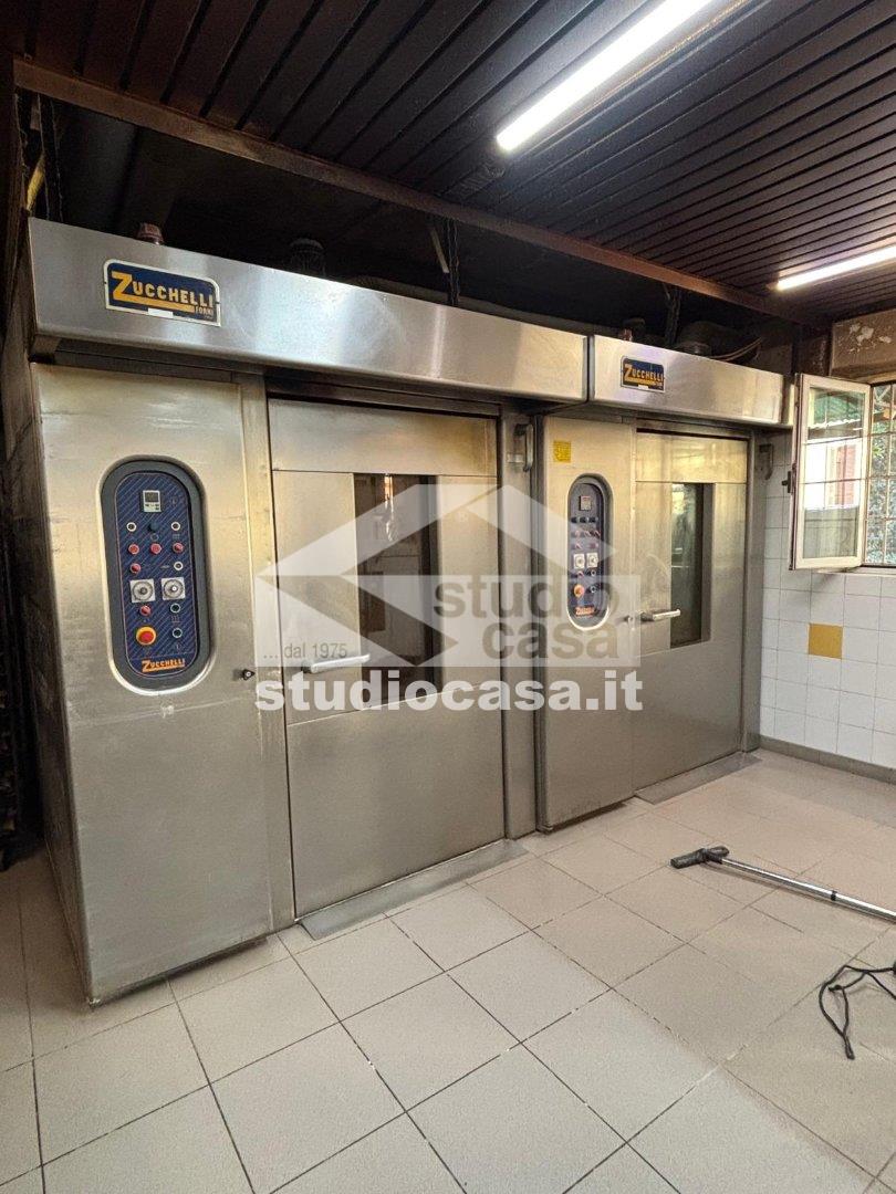 Panificio in vendita a Vidigulfo