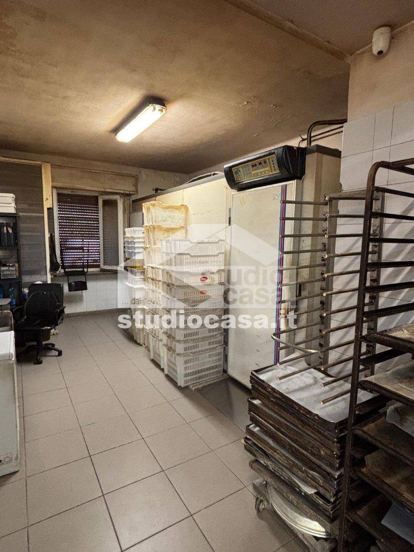 Panificio in vendita a Vidigulfo