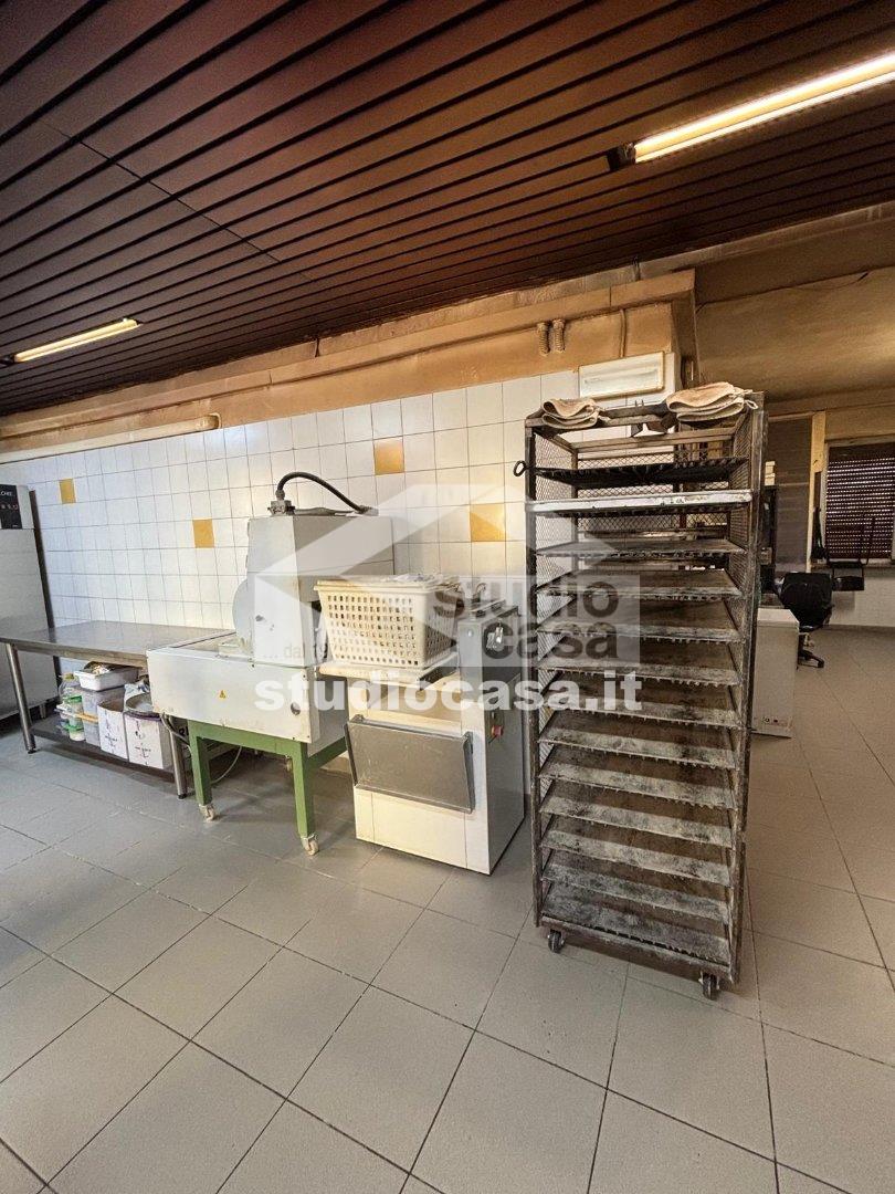 Panificio in vendita a Vidigulfo