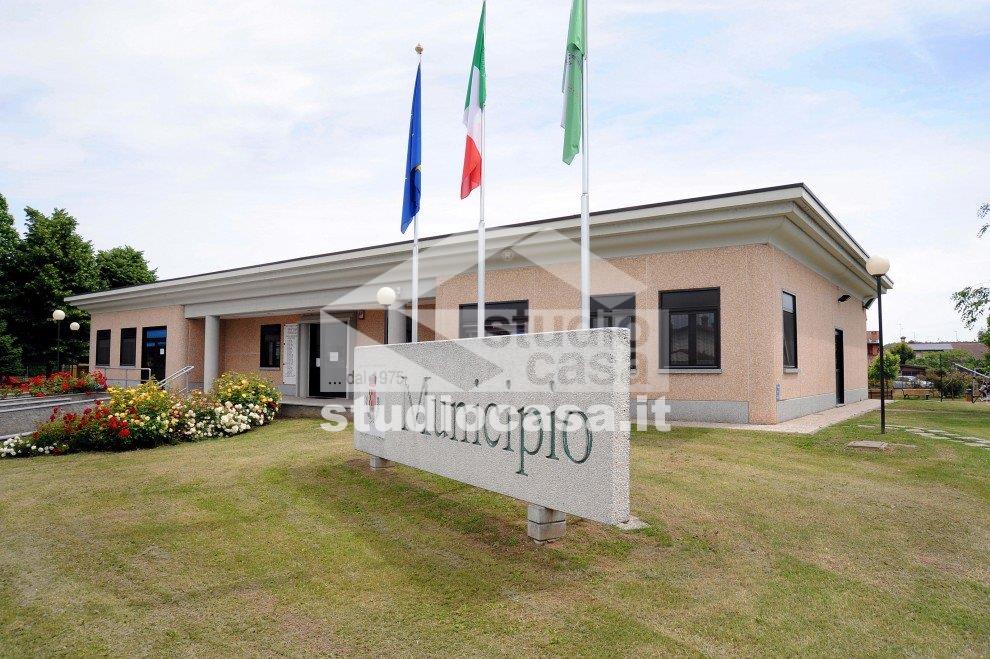 Villa Bifamiliare in vendita a Vellezzo Bellini