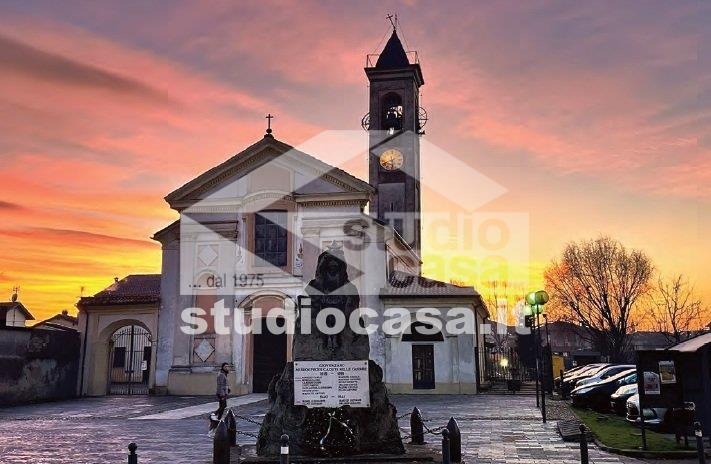 Villa Bifamiliare in vendita a Vellezzo Bellini