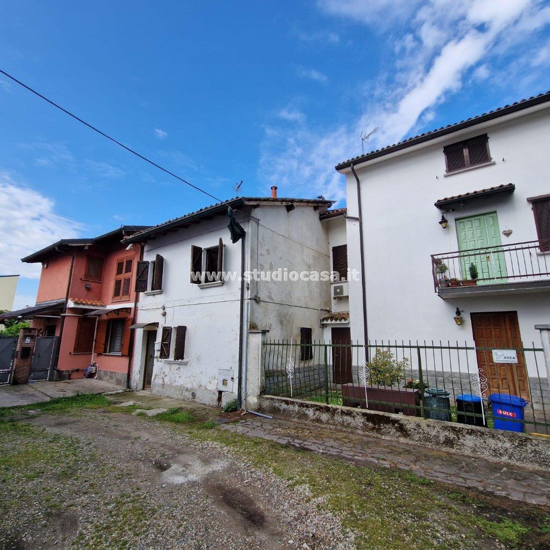Casa Unifamiliare in vendita a Vellezzo Bellini