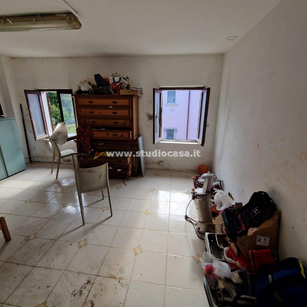 Casa Unifamiliare in vendita a Vellezzo Bellini