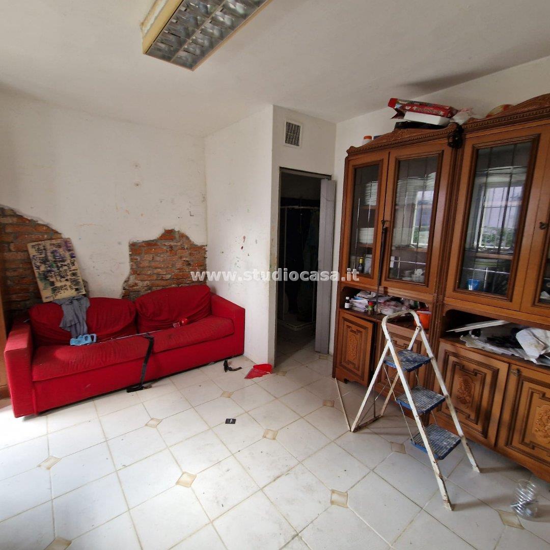 Casa Unifamiliare in vendita a Vellezzo Bellini
