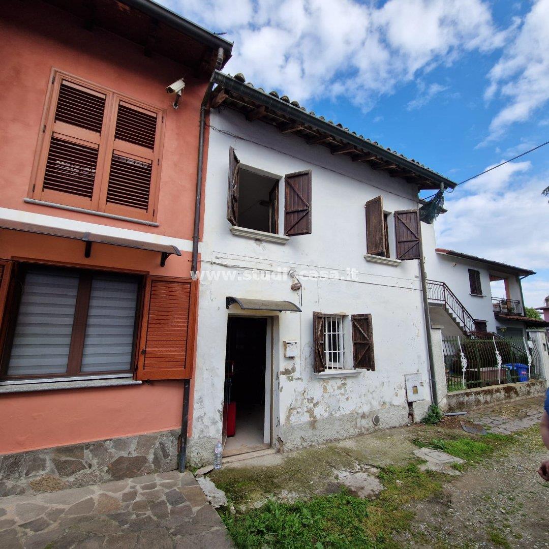 Casa Unifamiliare in vendita a Vellezzo Bellini