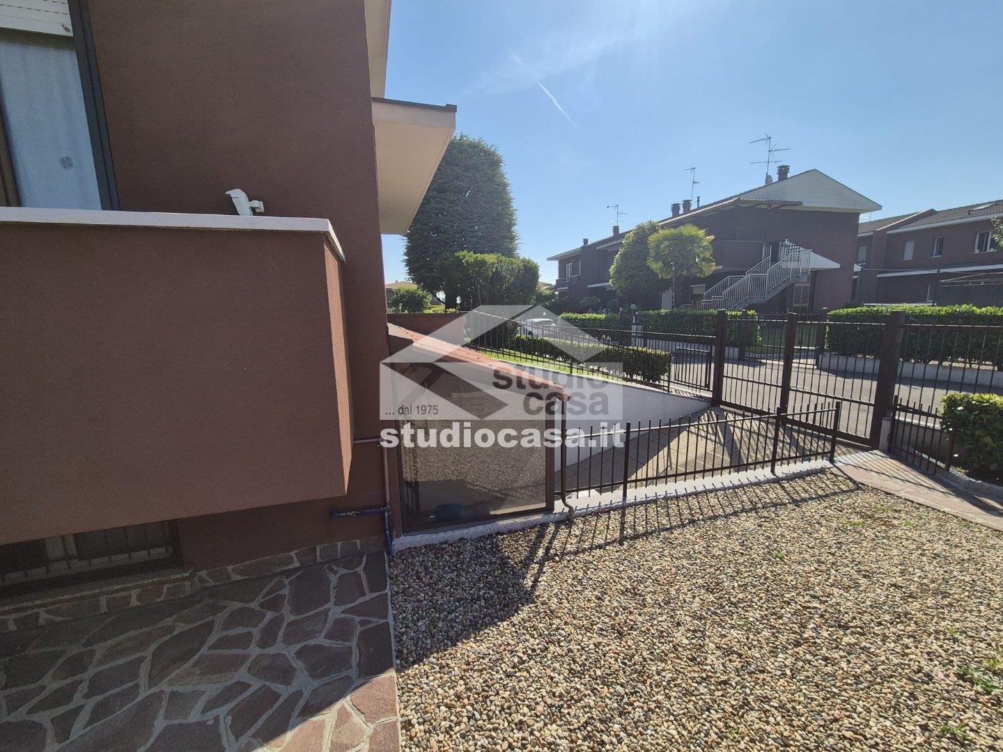 Villa a schiera di testa in vendita a Pieve Emanuele