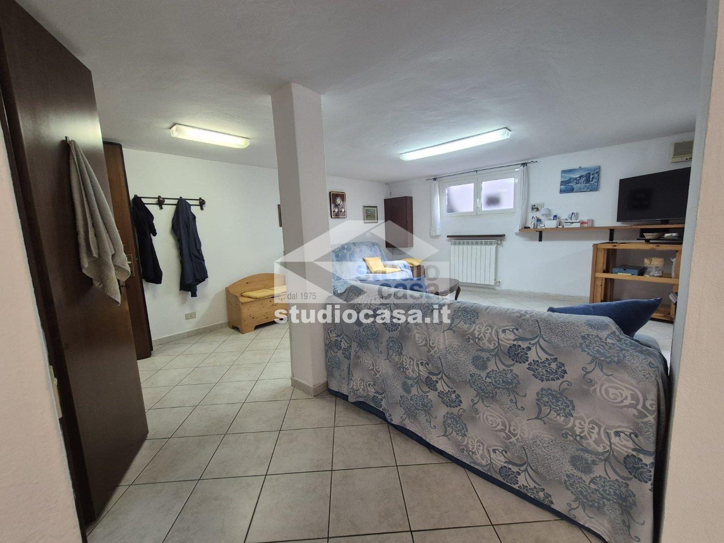 Villa a schiera di testa in vendita a Pieve Emanuele