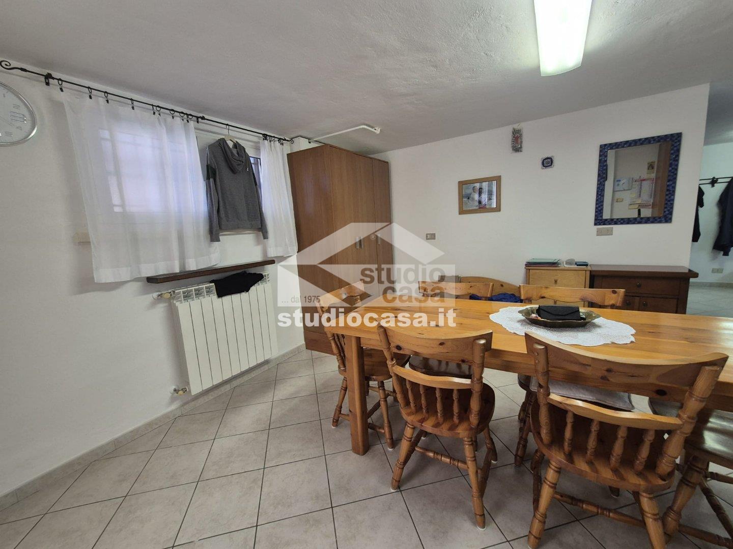Villa a schiera di testa in vendita a Pieve Emanuele