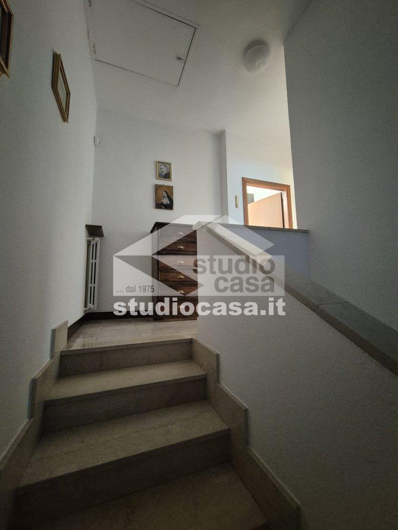 Villa a schiera di testa in vendita a Pieve Emanuele