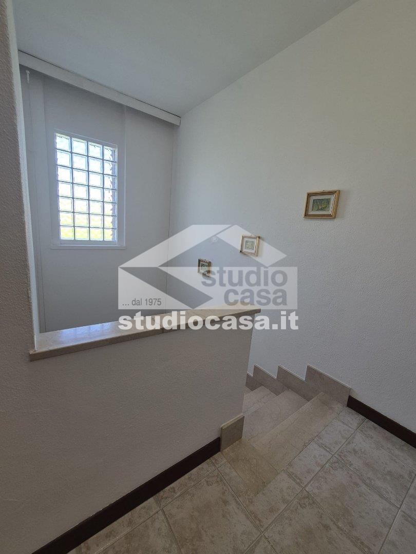 Villa a schiera di testa in vendita a Pieve Emanuele