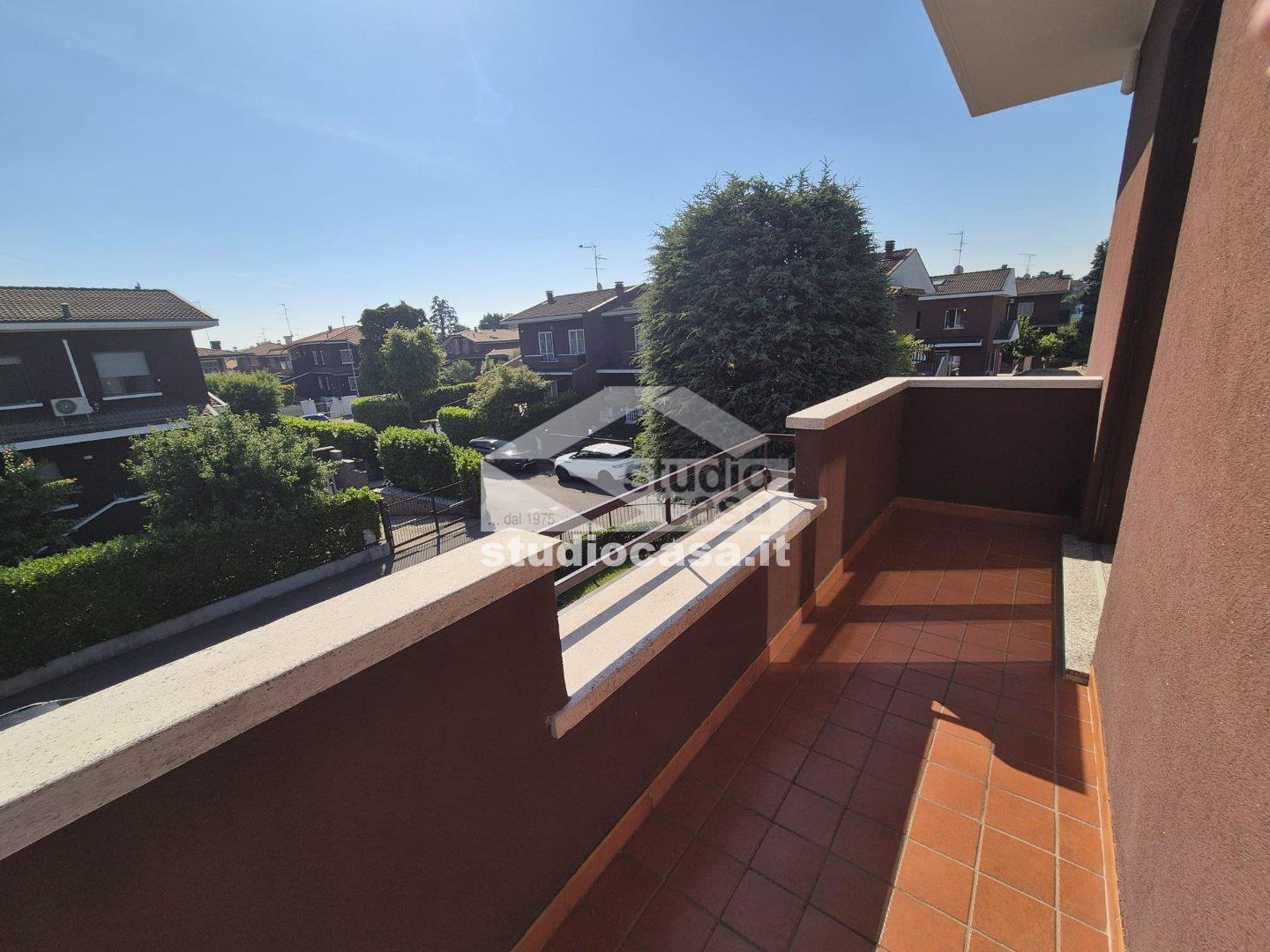 Villa a schiera di testa in vendita a Pieve Emanuele