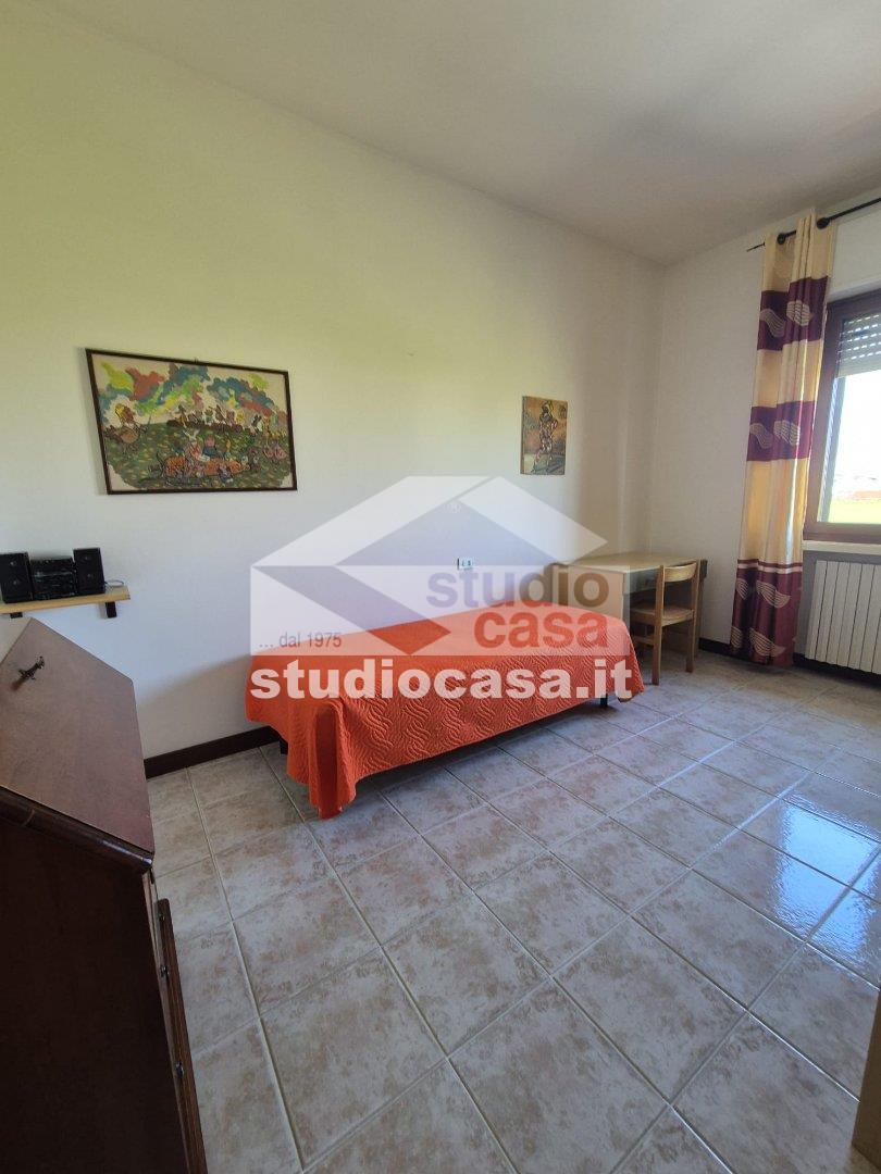 Villa a schiera di testa in vendita a Pieve Emanuele