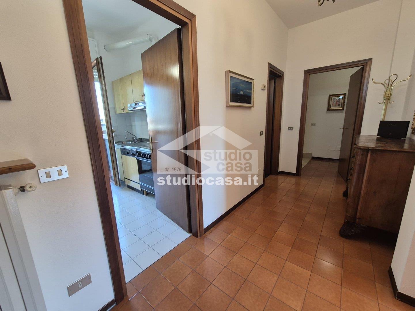 Villa a schiera di testa in vendita a Pieve Emanuele