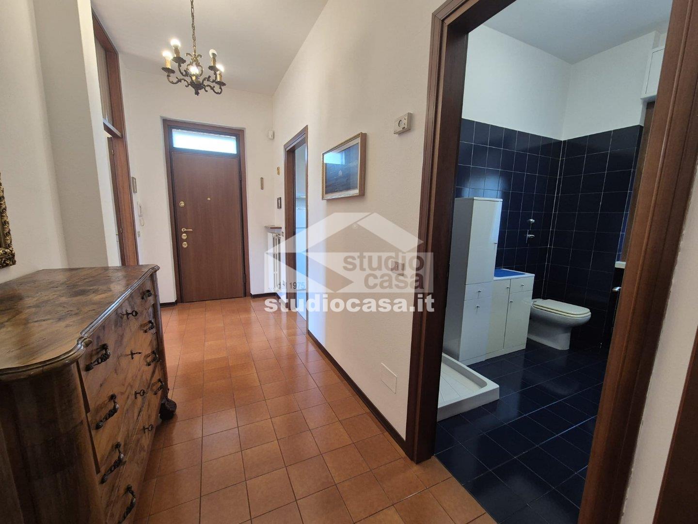 Villa a schiera di testa in vendita a Pieve Emanuele