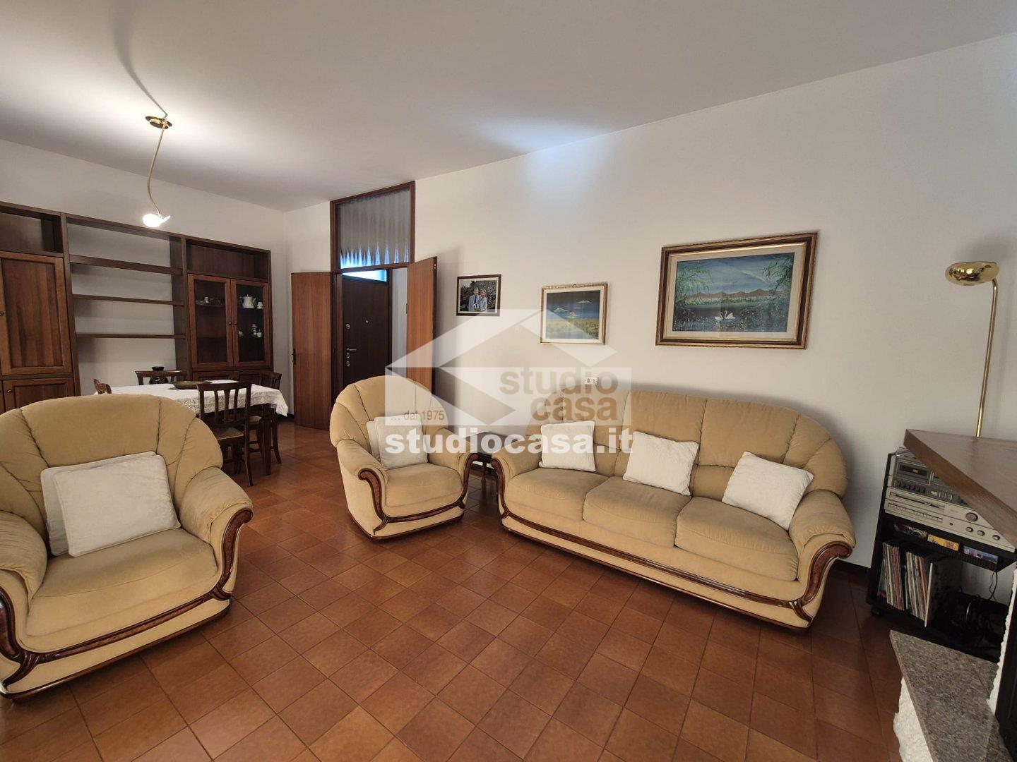 Villa a schiera di testa in vendita a Pieve Emanuele