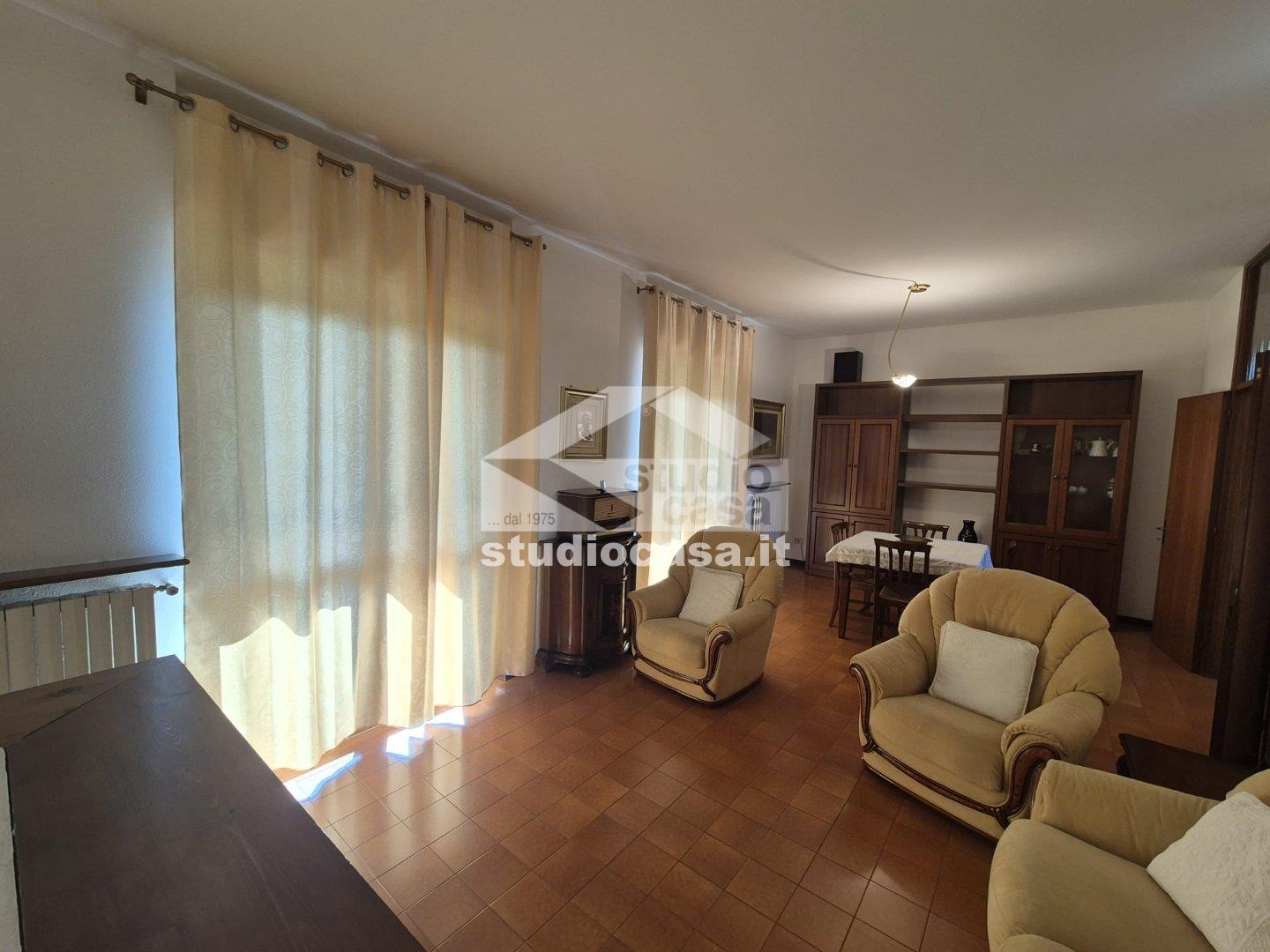 Villa a schiera di testa in vendita a Pieve Emanuele