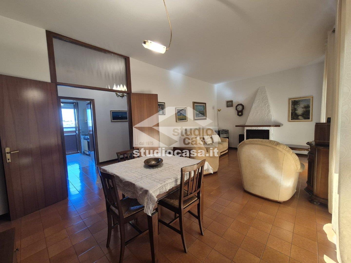 Villa a schiera di testa in vendita a Pieve Emanuele