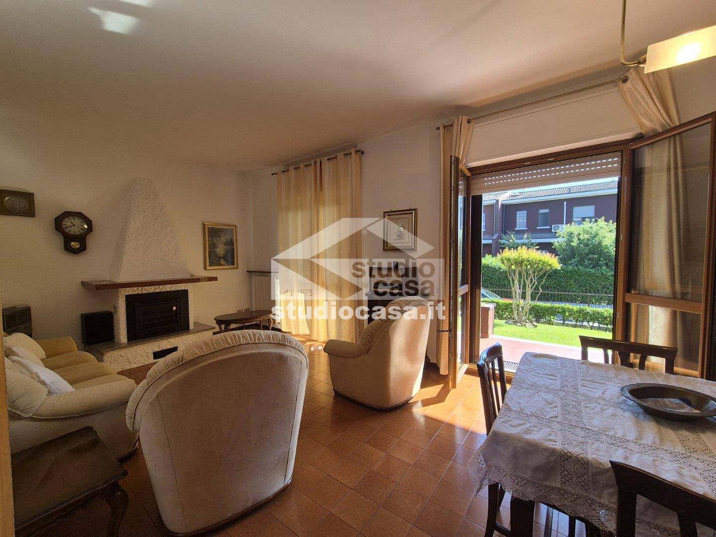 Villa a schiera di testa in vendita a Pieve Emanuele