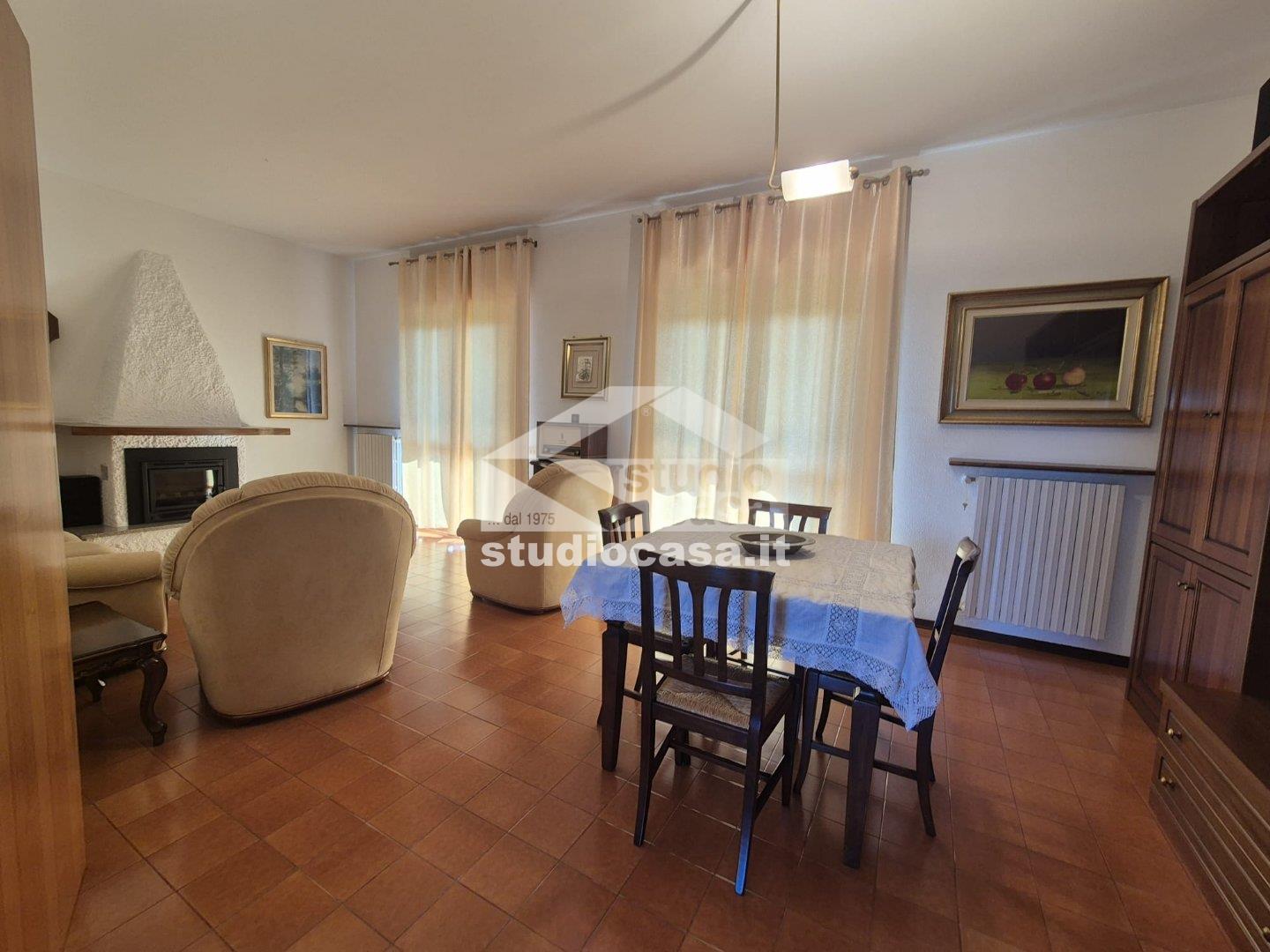 Villa a schiera di testa in vendita a Pieve Emanuele