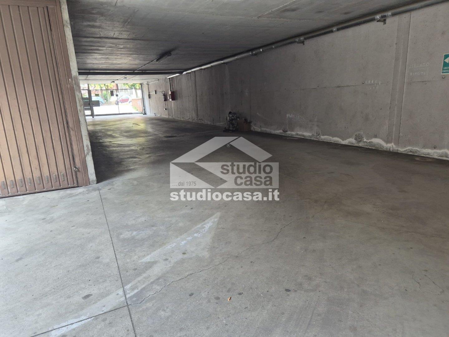 Box / Autorimessa in vendita a Pieve Emanuele