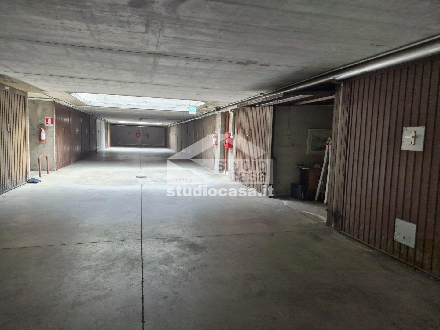 Box / Autorimessa in vendita a Pieve Emanuele