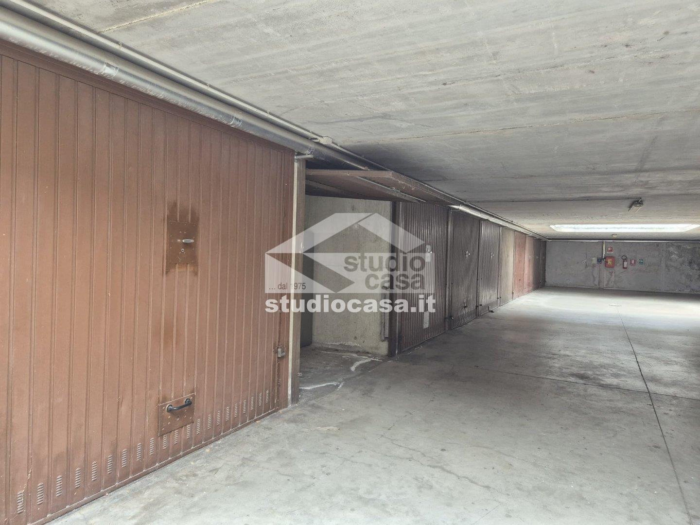 Box / Autorimessa in vendita a Pieve Emanuele