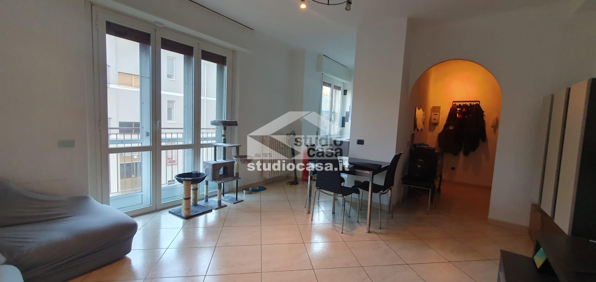 Appartamento in vendita a Locate di Triulzi