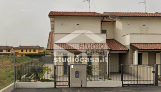 Villa Bifamiliare in vendita a Vellezzo Bellini